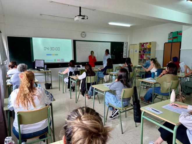 Más de diez mil personas participan en las oposiciones a docentes