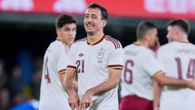 España golea a la Serbia