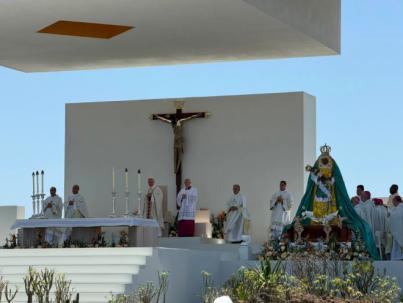 León XIV preside la última Misa de su viaje en el puerto de Santa Cruz de Tenerife