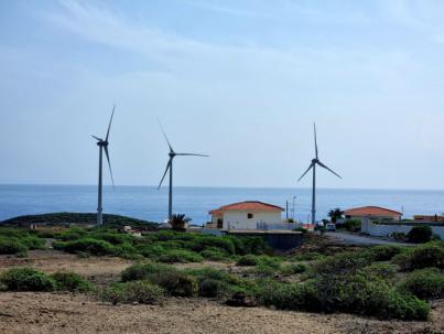 Arico presenta alegaciones por el proyecto del parque eólico marino de la Autoridad Portuaria
