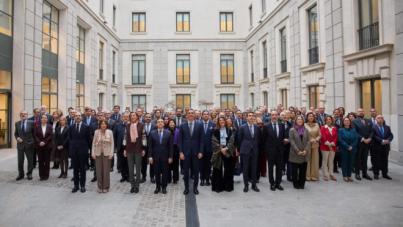 Sánchez aboga por un modelo migratorio "abierto y humano" y niega el "efecto llamada"