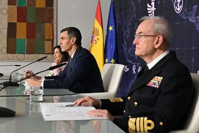 Sánchez elogia a los militares españoles en videoconferencia navideña