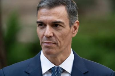 Sánchez se reivindica en el “lado correcto” y en su ‘no a la guerra’ en una carta al PSOE