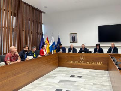 Autorizan la apertura de viviendas y negocios en Puerto Naos y La Bombilla