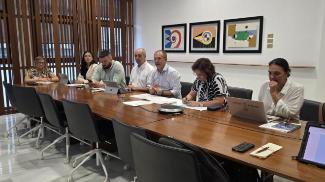 El Peinpal autoriza el acceso a garajes y vivienda en Puerto Naos