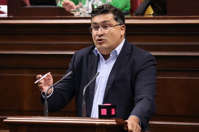 Pérez del Pino exige la dimisión del director del Servicio Canario de Salud