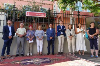 Santa Cruz y el Carnaval honran con una plaza al modisto Miguel Delgado Salas