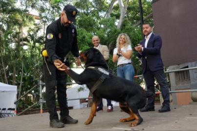 La Policía Local reúne a casi 400 escolares en el XXV aniversario de la unidad canina