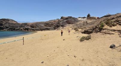 Yaiza anuncia que la Playa de Papagayo permanecerá cerrada