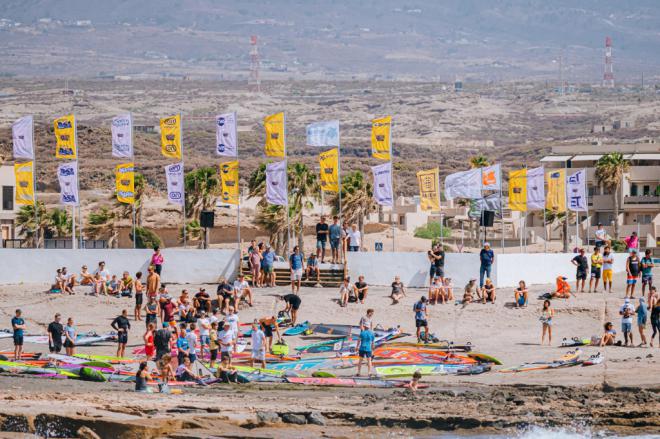 El Médano Windsurf Grand Slam alcanza su ecuador