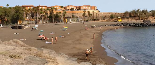 Cierre de la ducha de la playa de Hoya del Pozo ante su elevado consumo