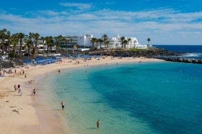 Playa Flamingo reabre al baño tras análisis de salud