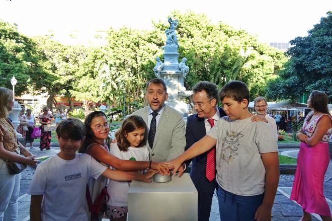 La fuente escultórica de la plaza Weyler luce rehabilitada