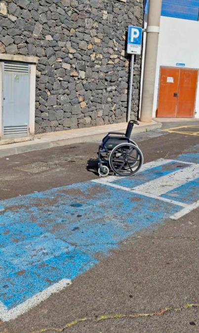 El PSOE propone un plan para mejorar el aparcamiento de personas con movilidad reducida