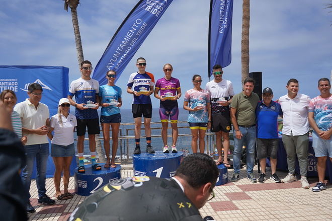 Ander Escribano y Sara Ballesteros, ganadores absolutos del IV Acuatlón Santiago del Teide