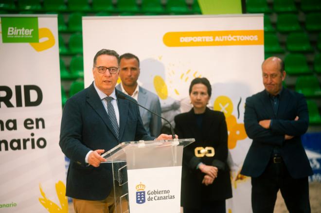 La primera Gran Luchada oficial fuera de las islas se celebra en la plaza de Callao, en Madrid