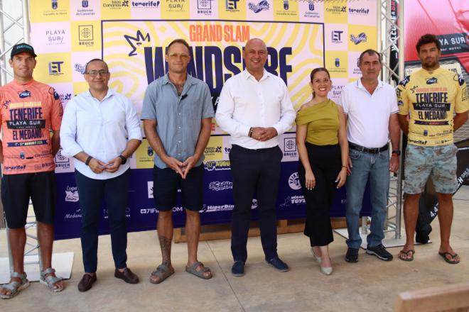 La élite mundial del windsurf se reúne en El Médano