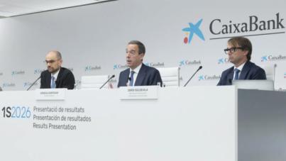 Gonzalo Gortázar y su equipo presentan los resultados financieros de CaixaBank para el primer semestre de 2026.