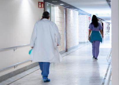 El seguimiento de la huelga nacional de médicos en las instituciones del SCS se sitúa hoy en el 13 por ciento