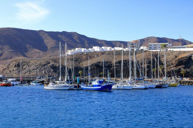 Los Puertos Autonómicos de Canarias impulsan seis candidaturas a Bandera Azul