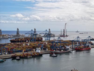 Puertos de Las Palmas bate récord histórico en movimiento de toneladas