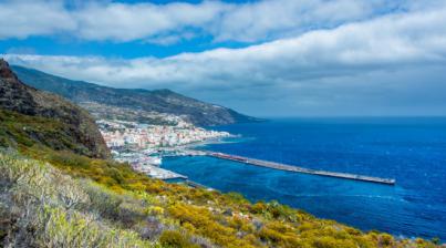 Los candidatos a la presidencia del Cabildo del PSOE, PP y CC, firman el ‘Pacto por el Turismo de La Palma’