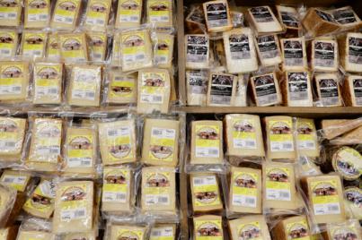 HiperDino te descubre el producto que no puede faltar en tu mesa esta Navidad: el queso, canario y con una amplia variedad de sabores