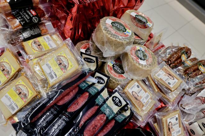 HiperDino te descubre el producto que no puede faltar en tu mesa esta Navidad: el queso, canario y con una amplia variedad de sabores