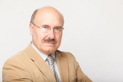 El investigador del IAC Rafael Rebolo, elegido académico de número de la Real Academia de Ciencias de España