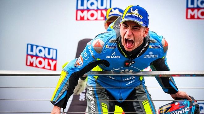 Raúl Fernández logra su primera victoria en MotoGP