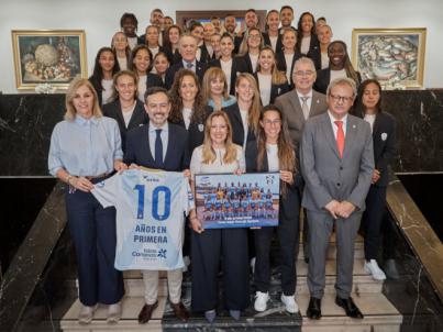 Reconocimiento al UD Tenerife por su décimo aniversario en Primera División