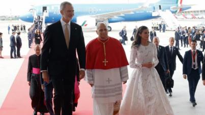 León XIV arranca su visita a España arropado por los Reyes y Sánchez