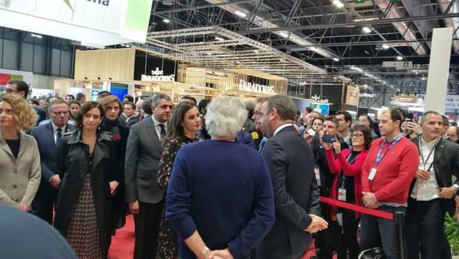 La Reina para en el estand de Meliá y se interesa por la crisis de Thomas Cook