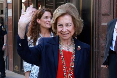 La reina Sofía frena su agenda por motivos familiares