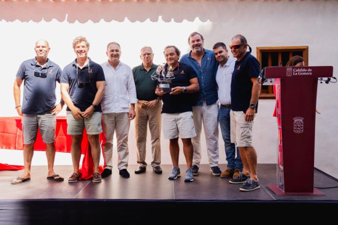 Desafío 533 bate el récord histórico en tiempo real de la Regata Oceánica Palos–La Gomera