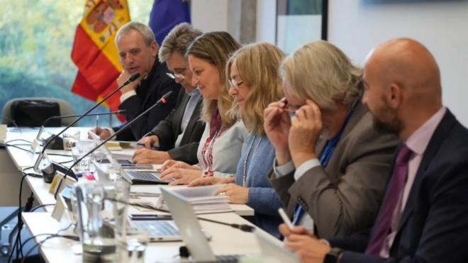 Gobierno y sindicatos se reunen para subida salarial de los funcionarios