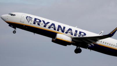 Ryanair recorta 400.000 plazas en los aeropuertos canarios