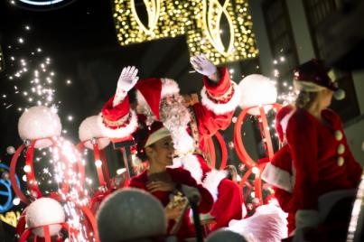 La Laguna se tiñe de magia y color gracias a la Cabalgata de Papá Noel
