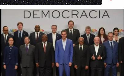 Sánchez llama a actuar para defender la democracia frente a las amenazas