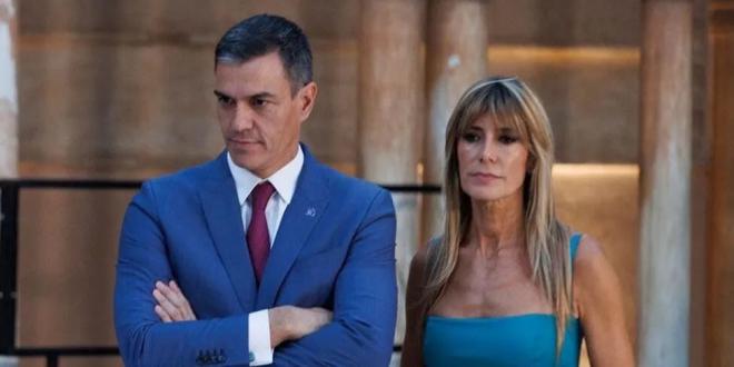 El juez sienta en el banquillo a la mujer de Sánchez para que sea juzgada por un jurado popular