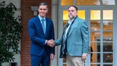 Sánchez recibe al inhabilitado Junqueras y pacta 4.700 millones más para Cataluña