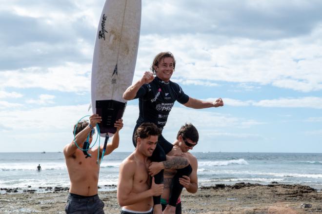 Sean Gunning y Melania Suárez campeones de España en el Spring Surfest Las Américas Pro