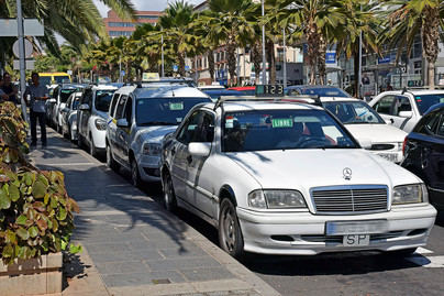 Bermúdez reafirma el apoyo al taxi en Santa Cruz