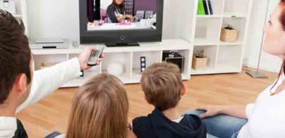 Los canarios dedicaron 213 minutos al día a ver la televisión en agosto, más que la media