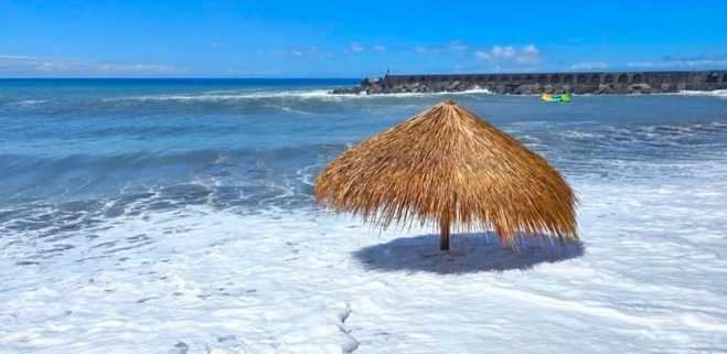 El temporal vuelve a arrasar la playa del Puerto de Tazacorte