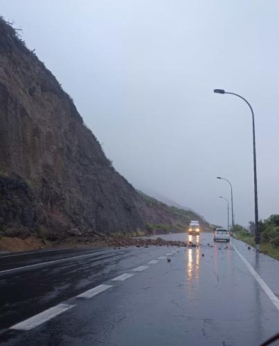 Prohibición de acceder al pico del Teide y transitar por los senderos afectados por el incendio