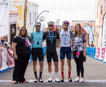 Pedro Rodríguez y Tessa Kortekaas triunfan en la Transvulcania Bike