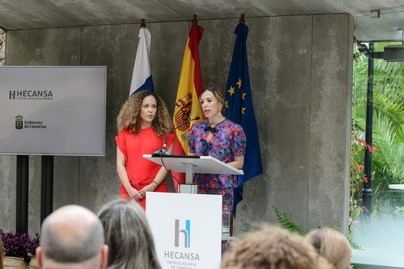 Canarias instala paneles solares en Hoteles Escuela
