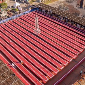 Santiago del Teide logra el Récord Guinness al turrón más largo del mundo