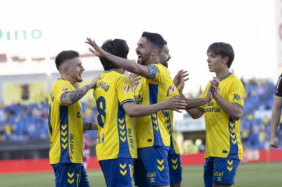 La UD supera en casa al Granada y sigue su ruta en la batalla por el ascenso